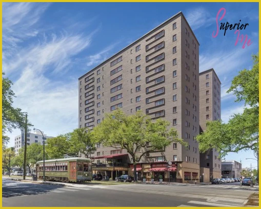 Avenue Plaza